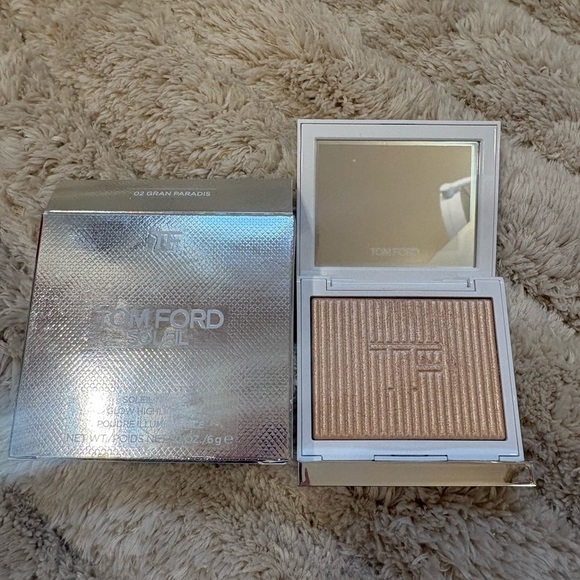 Tom Ford Other - Tom Ford Soleil Neige Highlighter in Shimmering Gold. Color 02 gran paradis